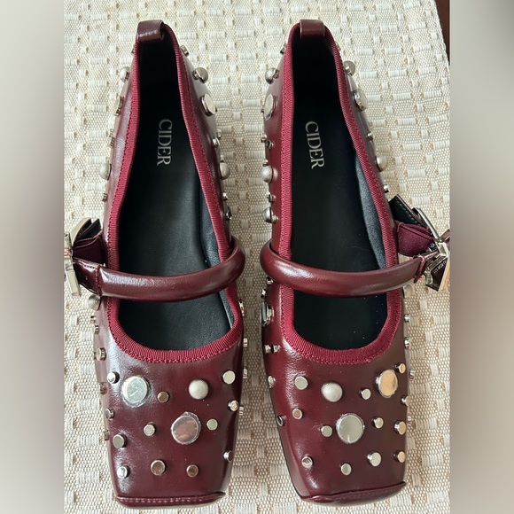 Cider Shoes - NEW Cider Burgundy Studded Women's Shoes SIZE 7